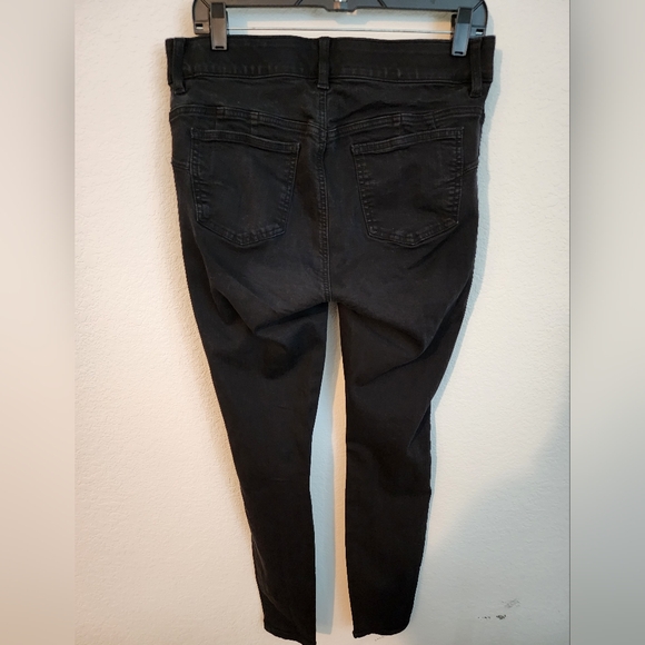 Torrid Bombshell Skinny Black Destructed Jeans 10 Reg Length - Picture 4 of 5